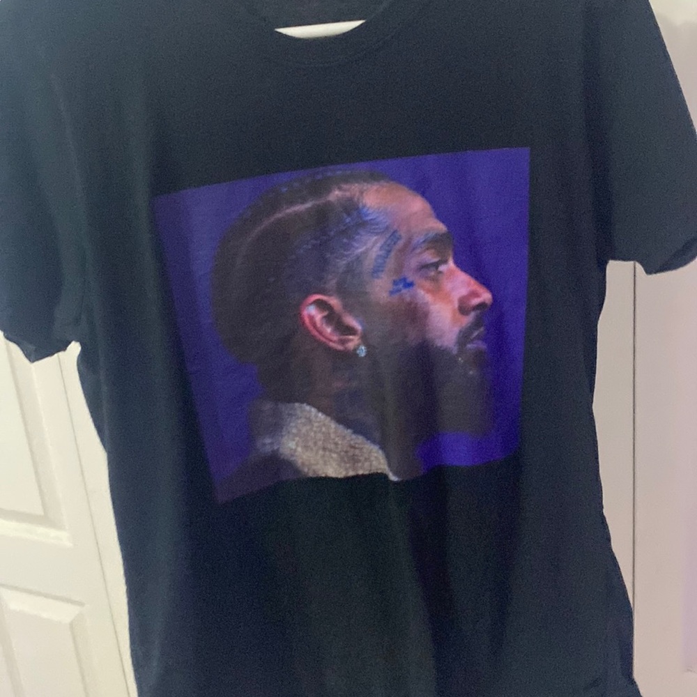 black nipsi hustle tee shirt